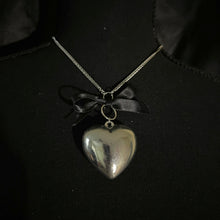 Load image into Gallery viewer, uneasy hearts necklace.