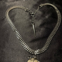 Load image into Gallery viewer, shell shocked necklace.