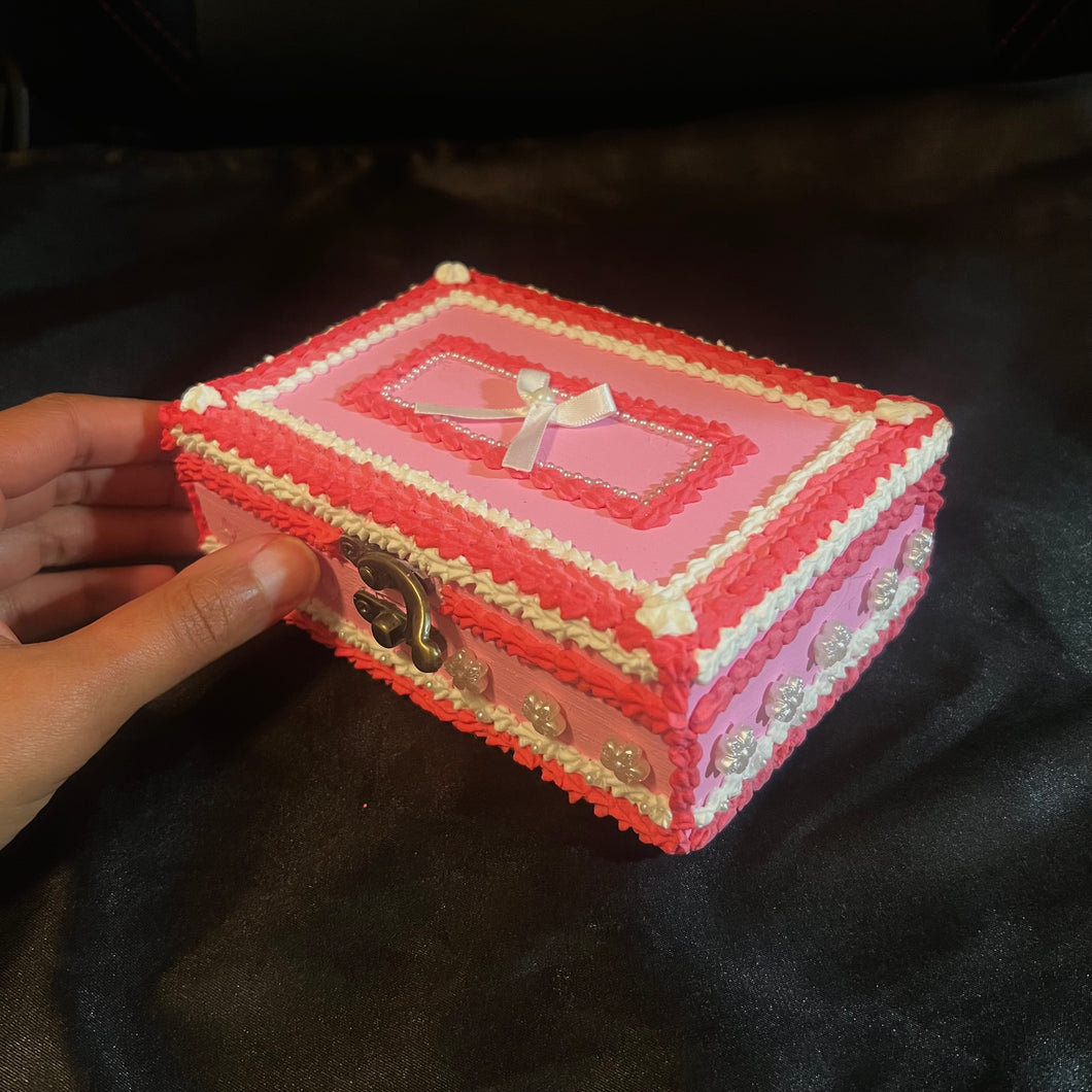 strawberry shortcake faux cake storage