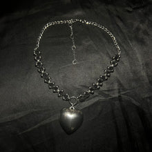 Load image into Gallery viewer, dark paradise necklace.
