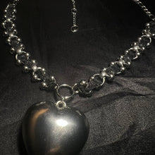 Load image into Gallery viewer, dark paradise necklace.
