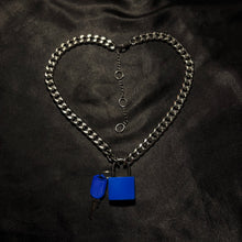 Load image into Gallery viewer, captive blue necklace.
