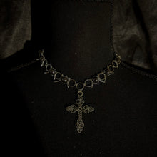 Load image into Gallery viewer, malefactor necklace.
