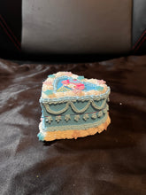 Load image into Gallery viewer, blue raspberry cake storage.
