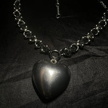 Load image into Gallery viewer, dark paradise necklace.
