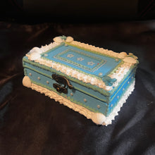 Load image into Gallery viewer, blueberry lime faux cake storage.
