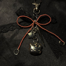 Load image into Gallery viewer, kitty, hello! bag charm.
