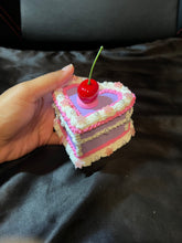 Load image into Gallery viewer, vanilla ube cake storage.
