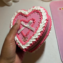 Load image into Gallery viewer, strawberry zip cake storage.
