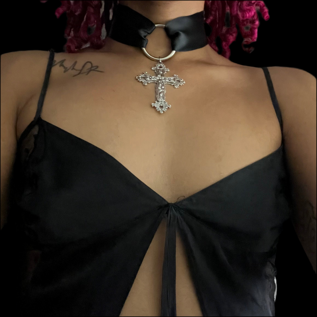dark days choker necklace.