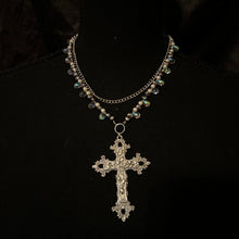 Load image into Gallery viewer, dark paradise necklace.
