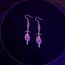 Load image into Gallery viewer, deception earrings.
