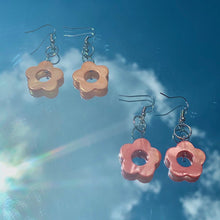 Load image into Gallery viewer, Flower Power Earrings
